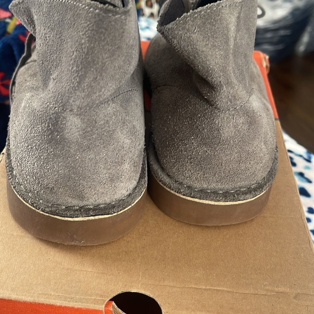 Grey chukka suede Clark boot - Picture 2 of 6